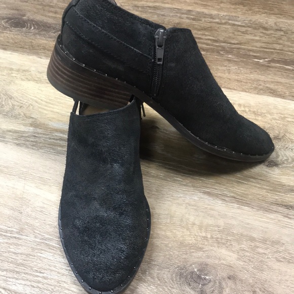 Women’s booties - Picture 2 of 6